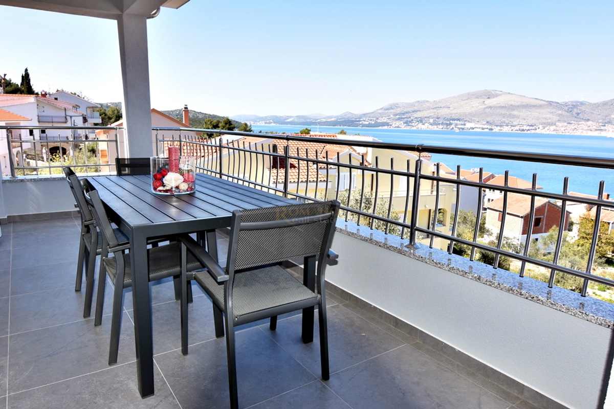 Casa finemente arredata a Čiovo/Okrug Gornji con splendida vista aperta